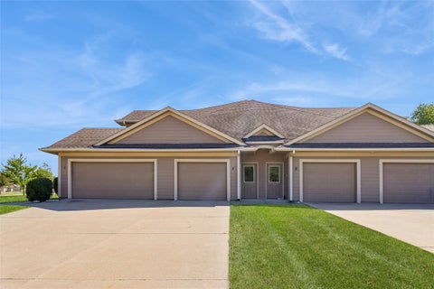 Condo For Sale - 2702 NE Oak Drive #2<br/> Polk County, Ankeny, IA 50021