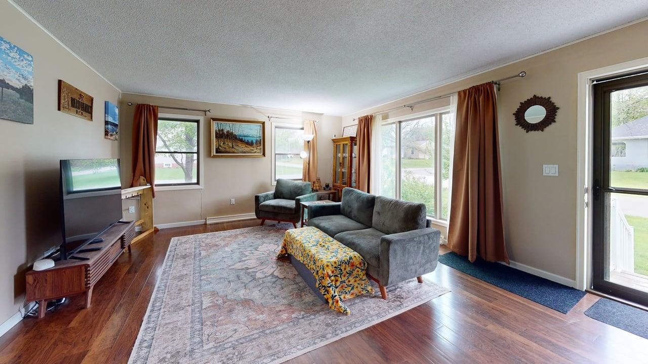 107 6th Avenue