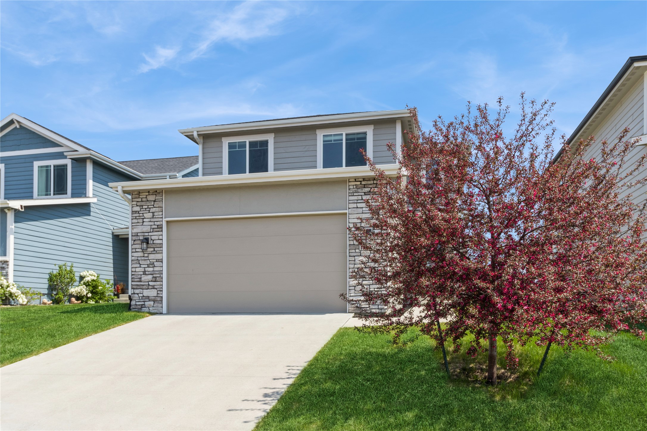 1809 NE Heritage Drive, Grimes, Iowa image 1