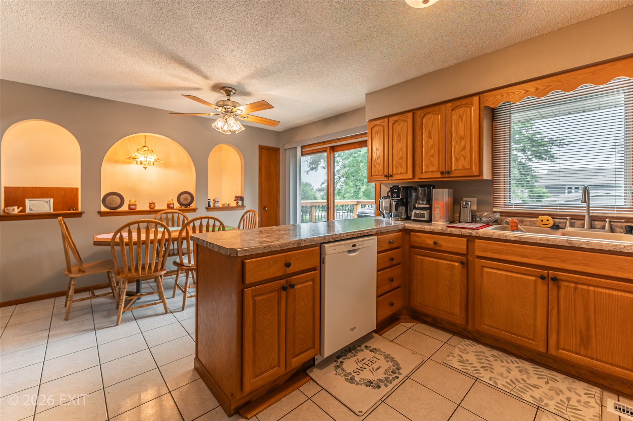 1418 E 13th Street - Photo 2