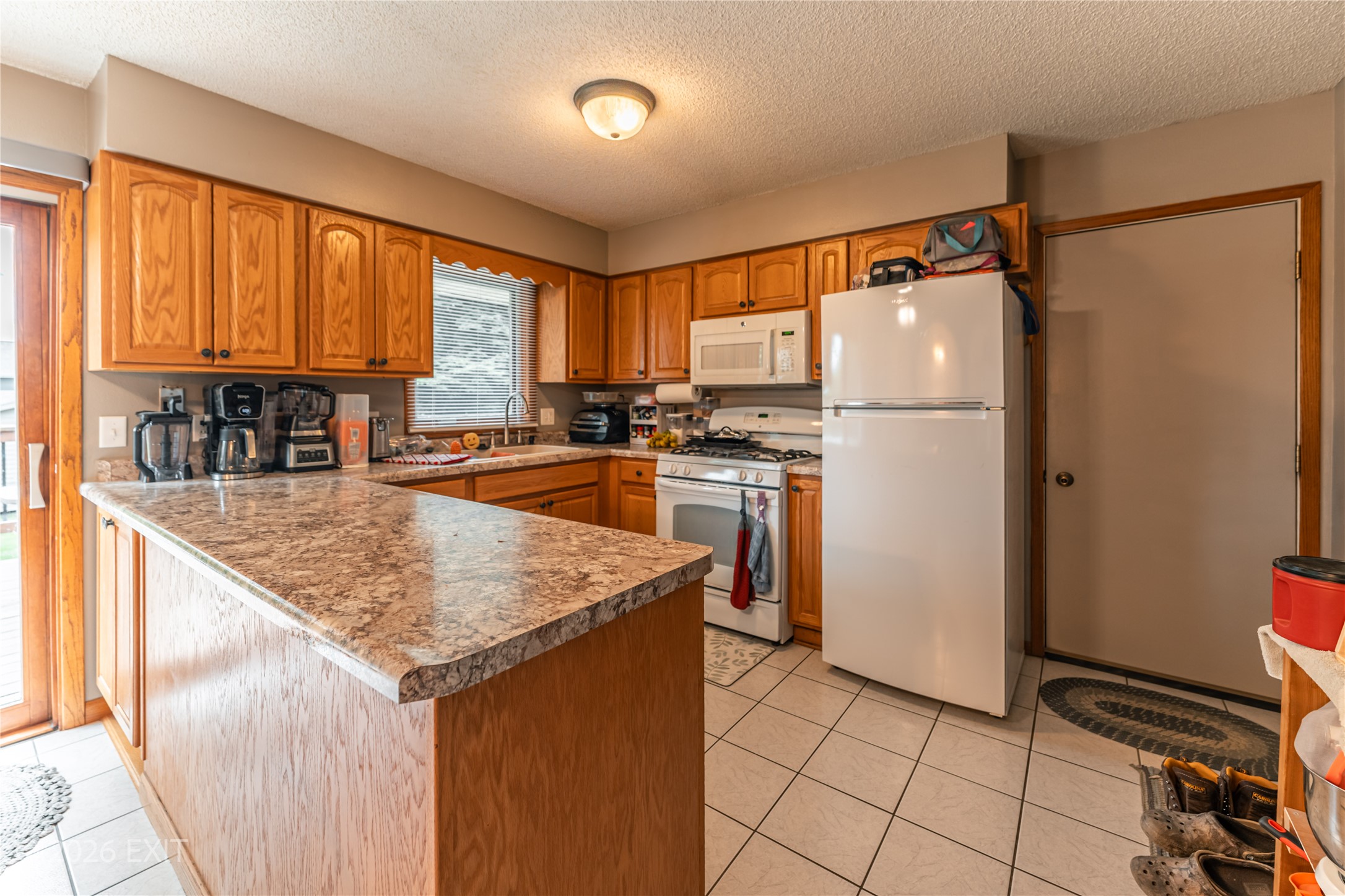 1418 E 13th Street - Photo 3