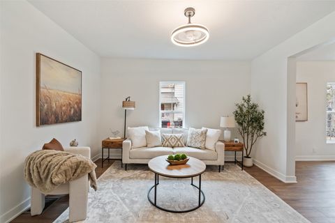 Homes For Sale - 906 Cleveland Avenue<br/> Des Moines, IA 50316