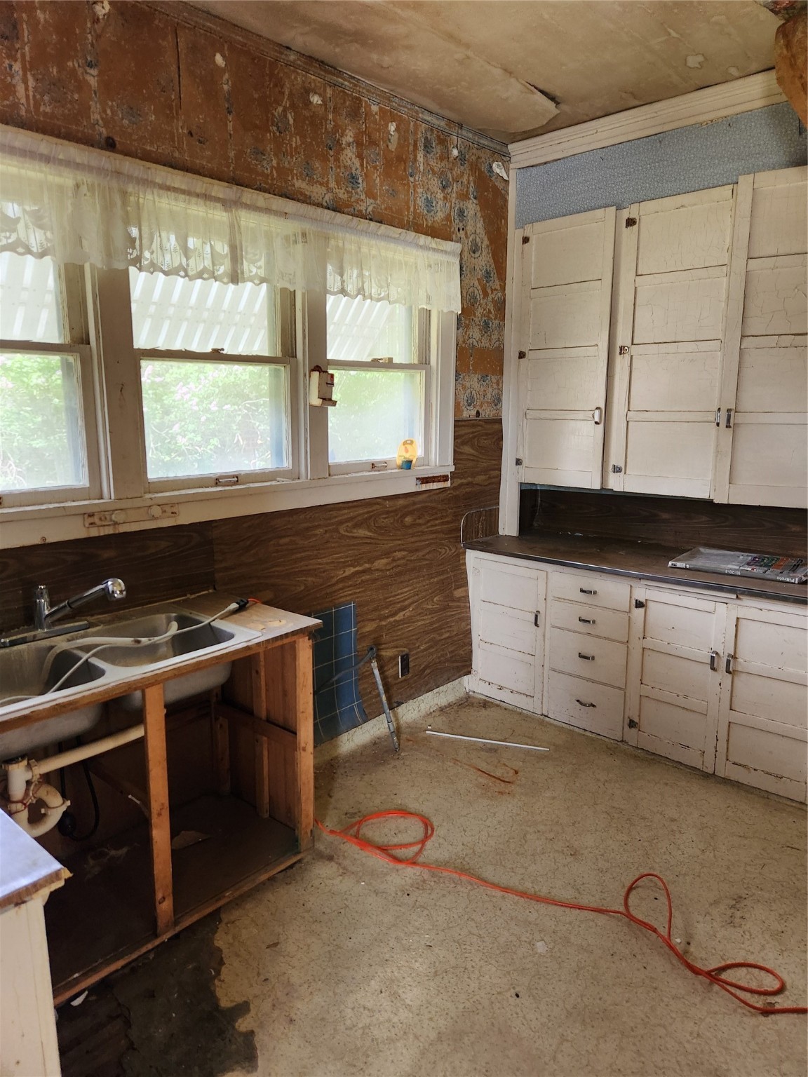 414 E Robinson Street, Knoxville, Iowa image 7
