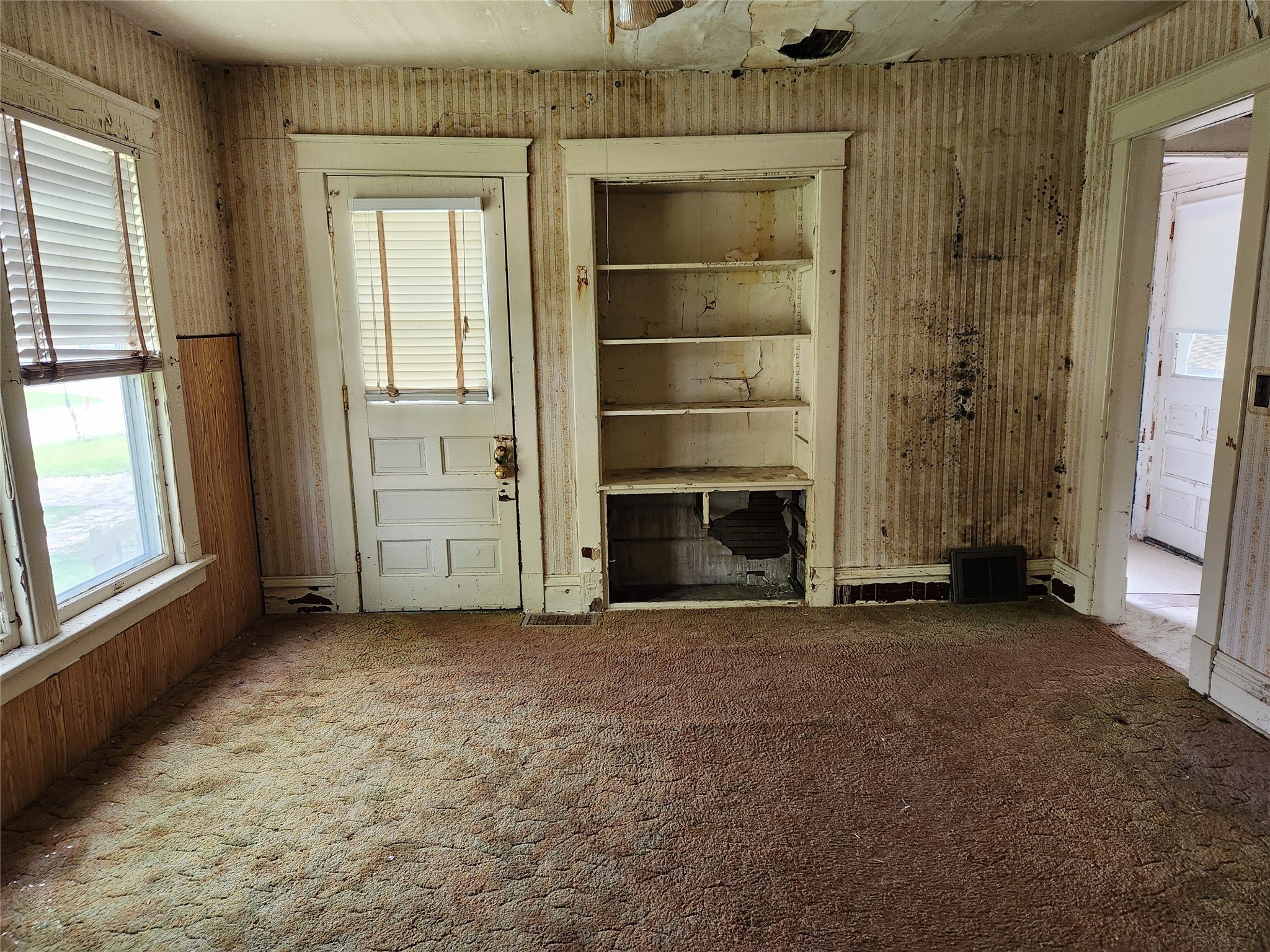 414 E Robinson Street, Knoxville, Iowa image 6