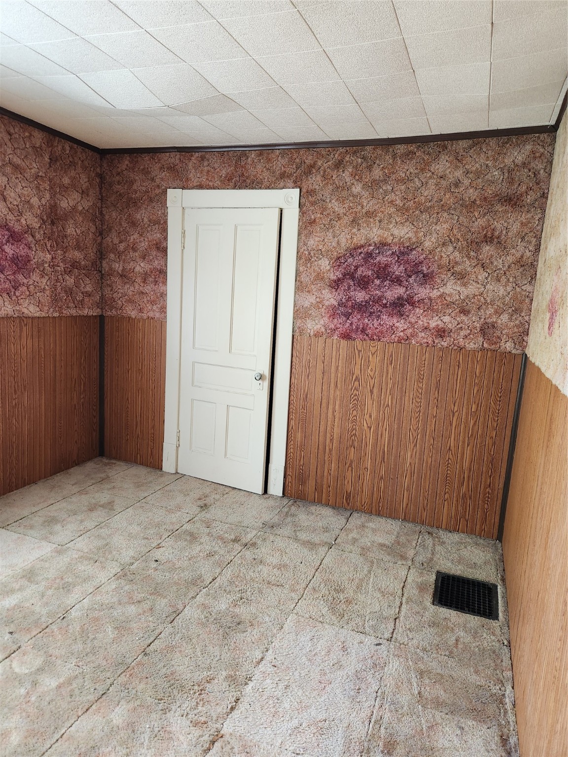 414 E Robinson Street, Knoxville, Iowa image 13