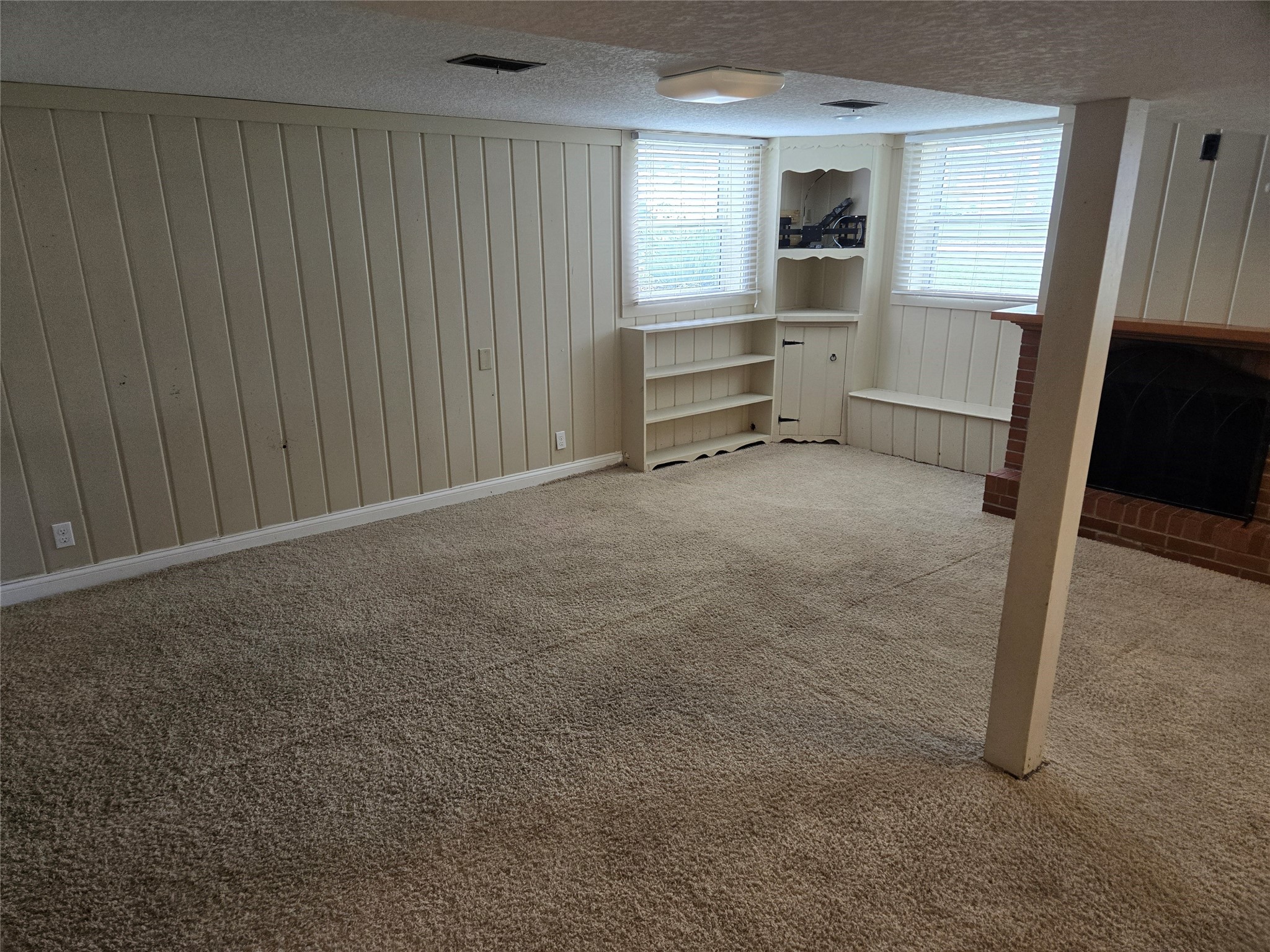 1735 Elmwood Drive, Bettendorf, Iowa image 14