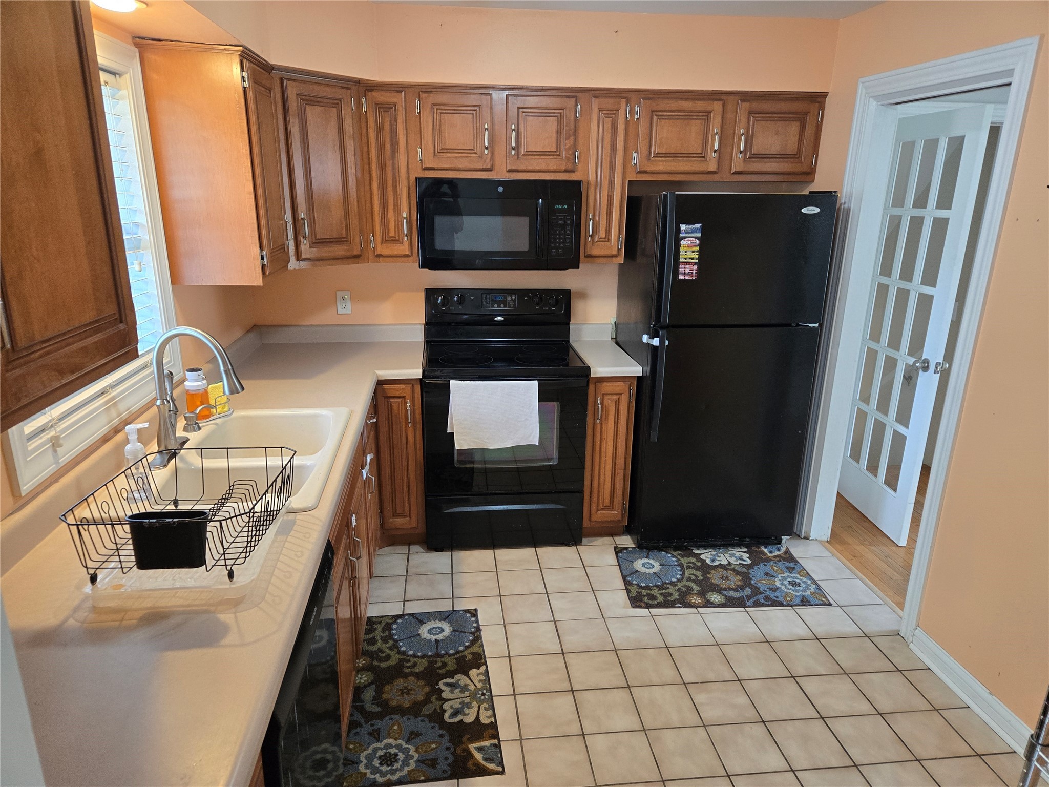 1735 Elmwood Drive, Bettendorf, Iowa image 4