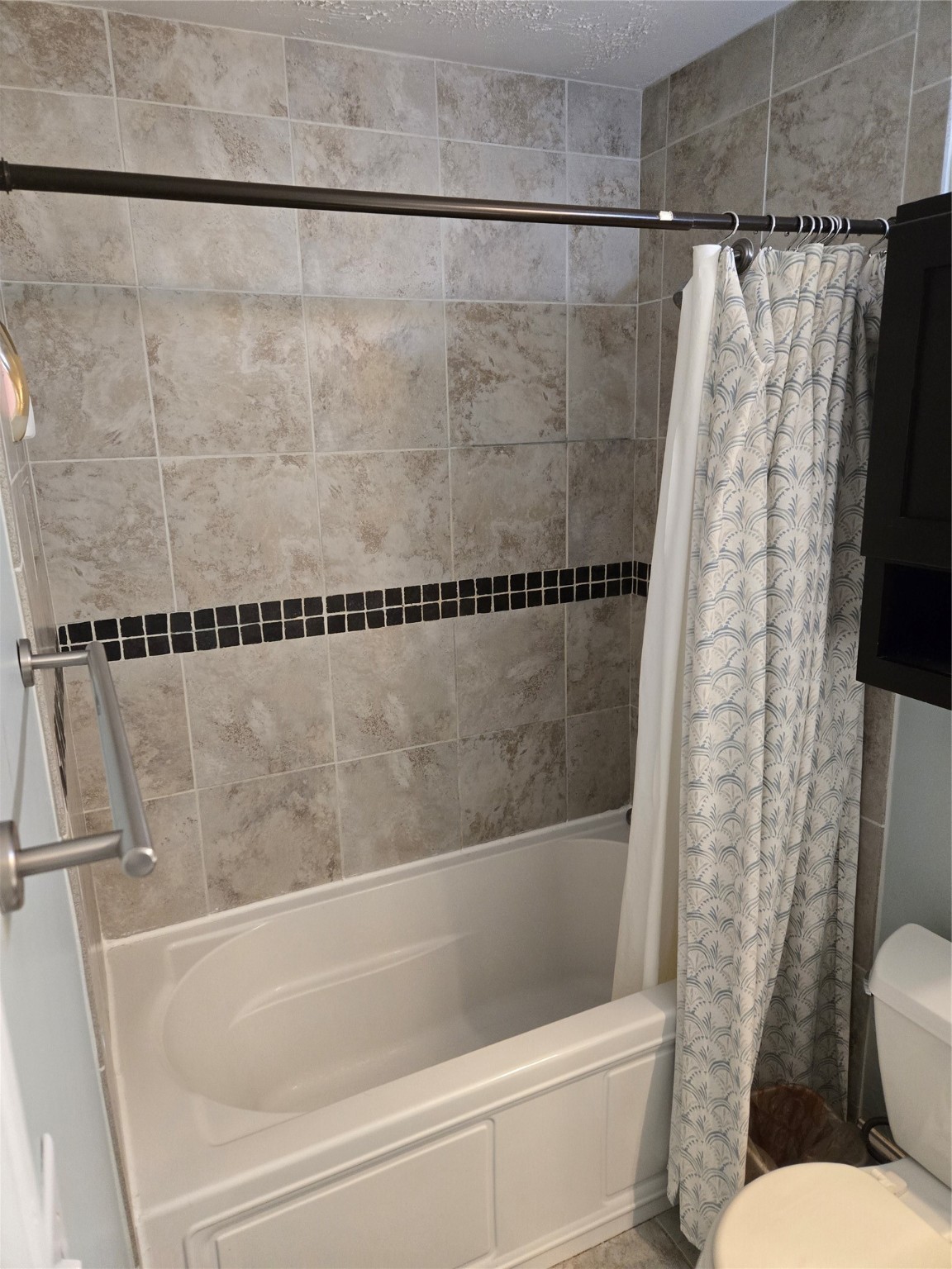 1735 Elmwood Drive, Bettendorf, Iowa image 10