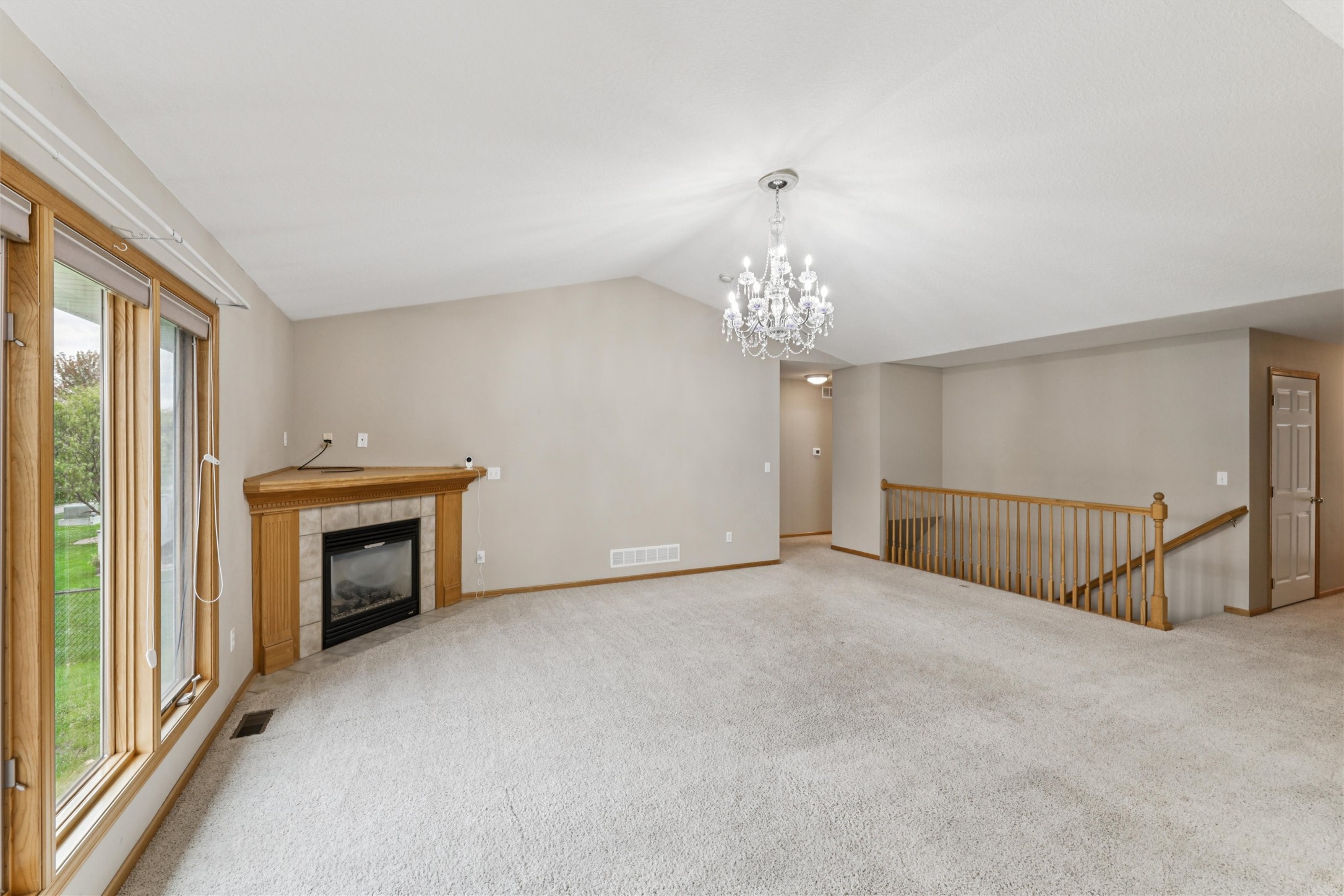 Altoona, Iowa 50009, United States, 3 Bedrooms Bedrooms, ,2 BathroomsBathrooms,Residential,Active,232852