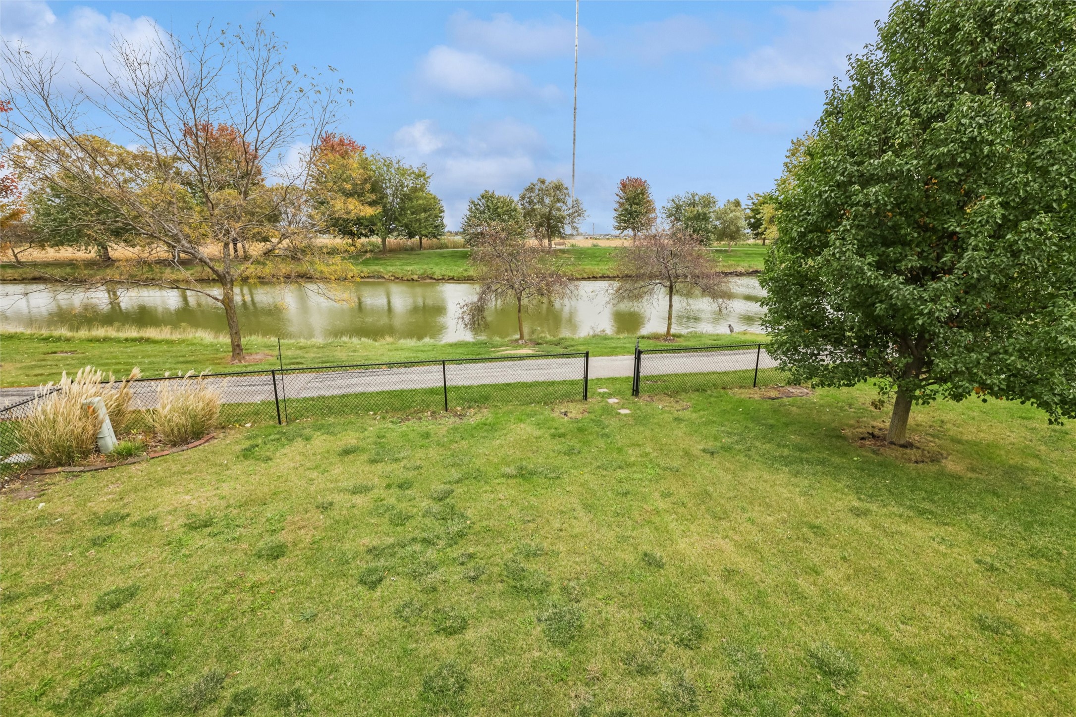 Altoona, Iowa 50009, United States, 3 Bedrooms Bedrooms, ,2 BathroomsBathrooms,Residential,Active,232852