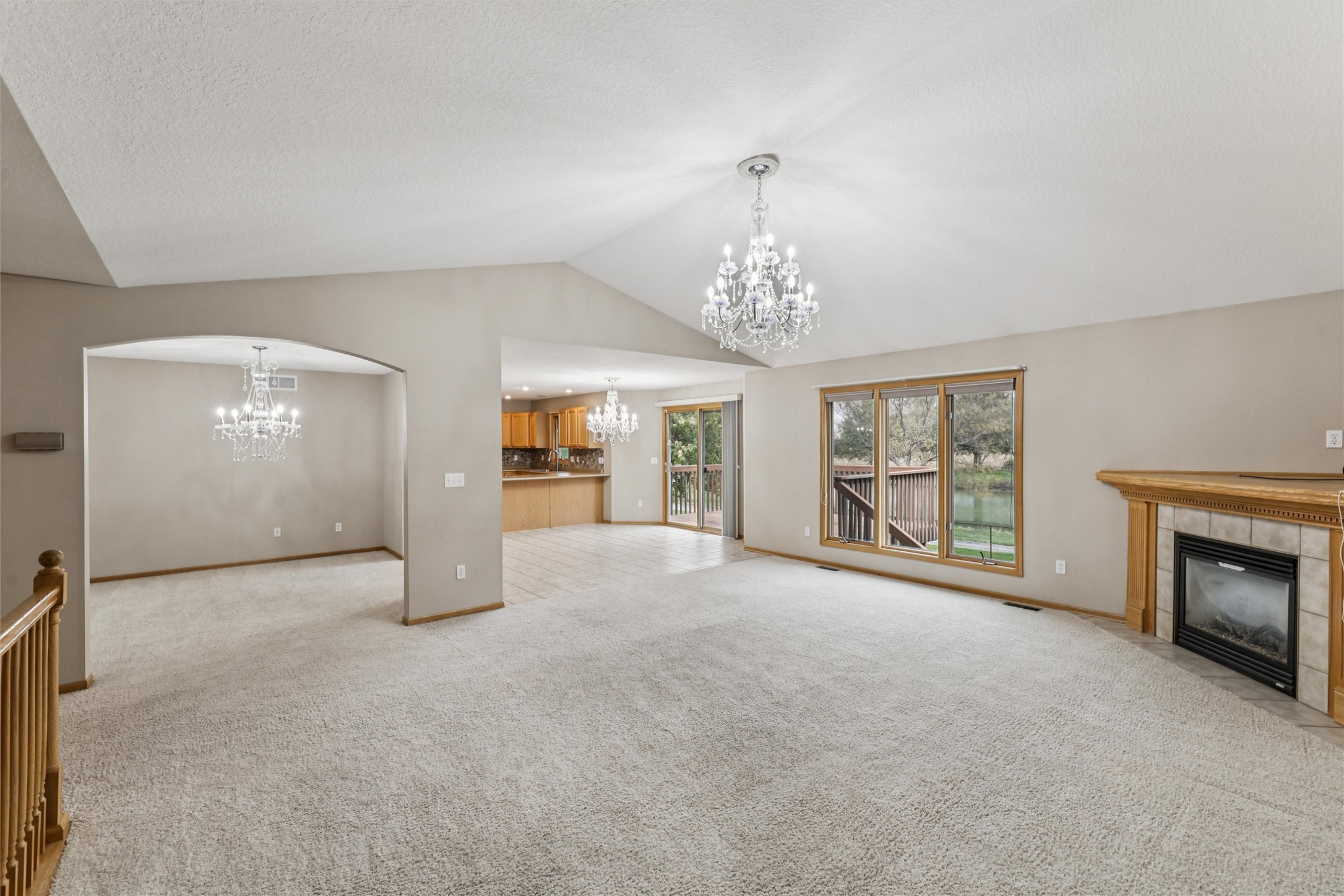 Altoona, Iowa 50009, United States, 3 Bedrooms Bedrooms, ,2 BathroomsBathrooms,Residential,Active,232852