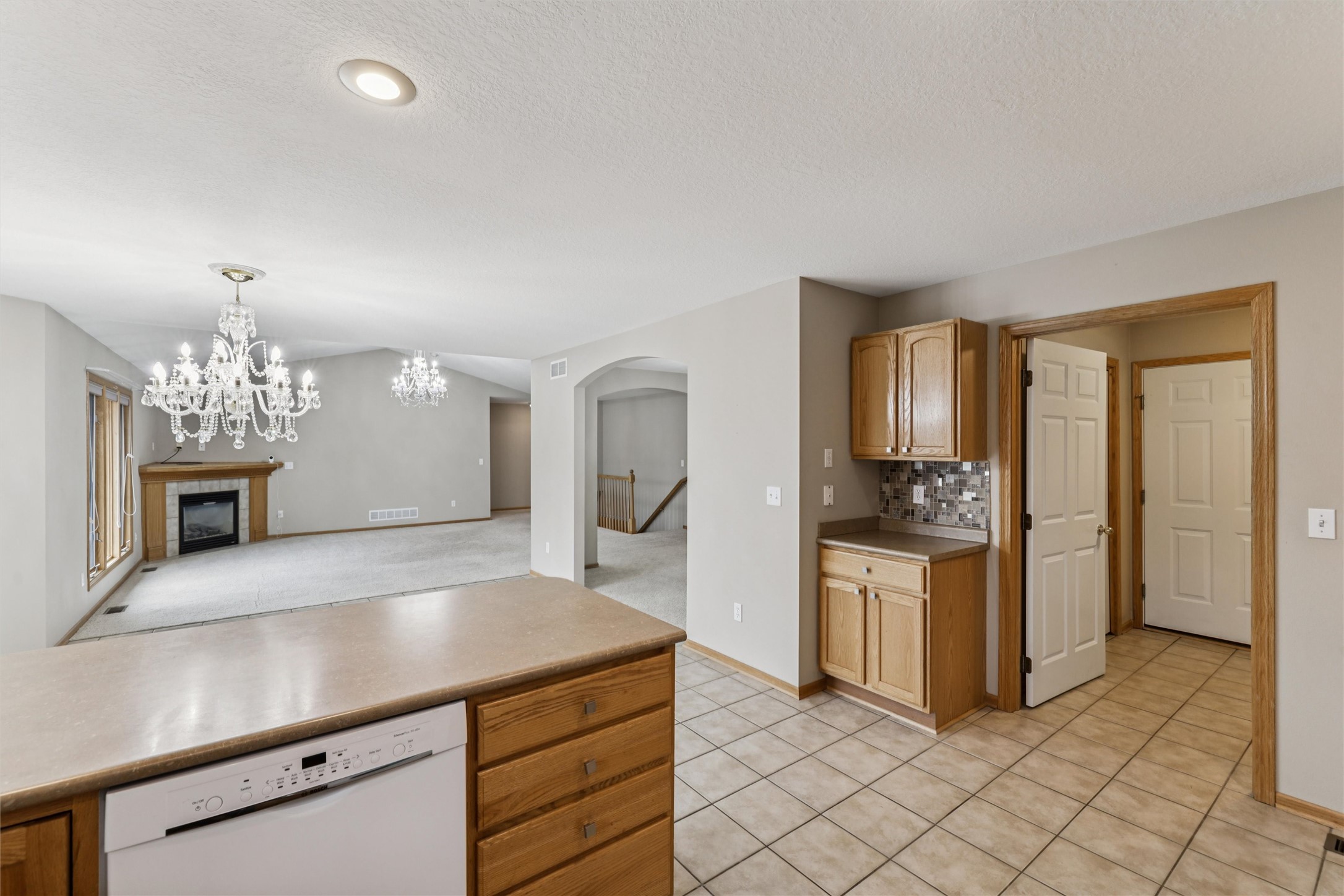 Altoona, Iowa 50009, United States, 3 Bedrooms Bedrooms, ,2 BathroomsBathrooms,Residential,Active,232852