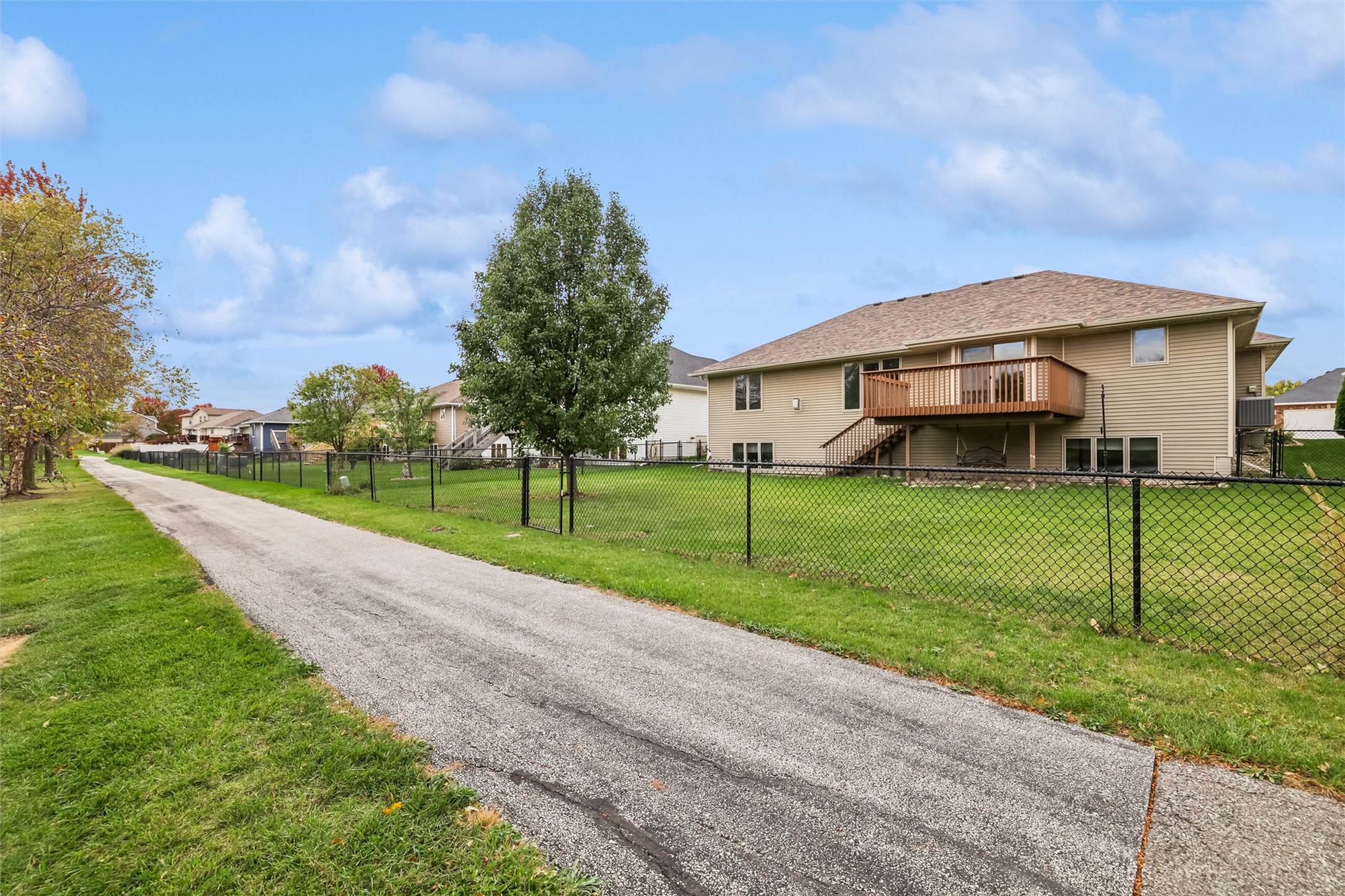 Altoona, Iowa 50009, United States, 3 Bedrooms Bedrooms, ,2 BathroomsBathrooms,Residential,Active,232852