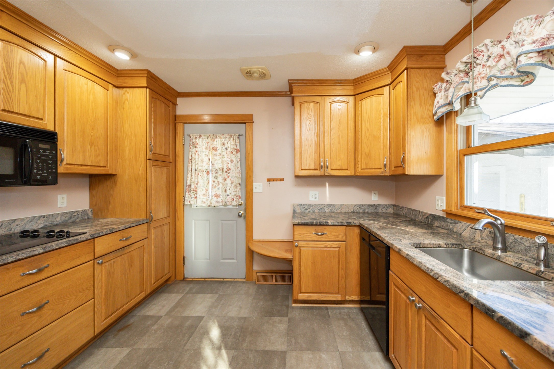 140 Northview Drive, Waukee, Iowa image 13