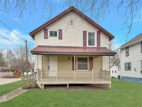 Homes For Sale - 1010 W 5th Street<br/> Dallas County, Perry, IA 50220