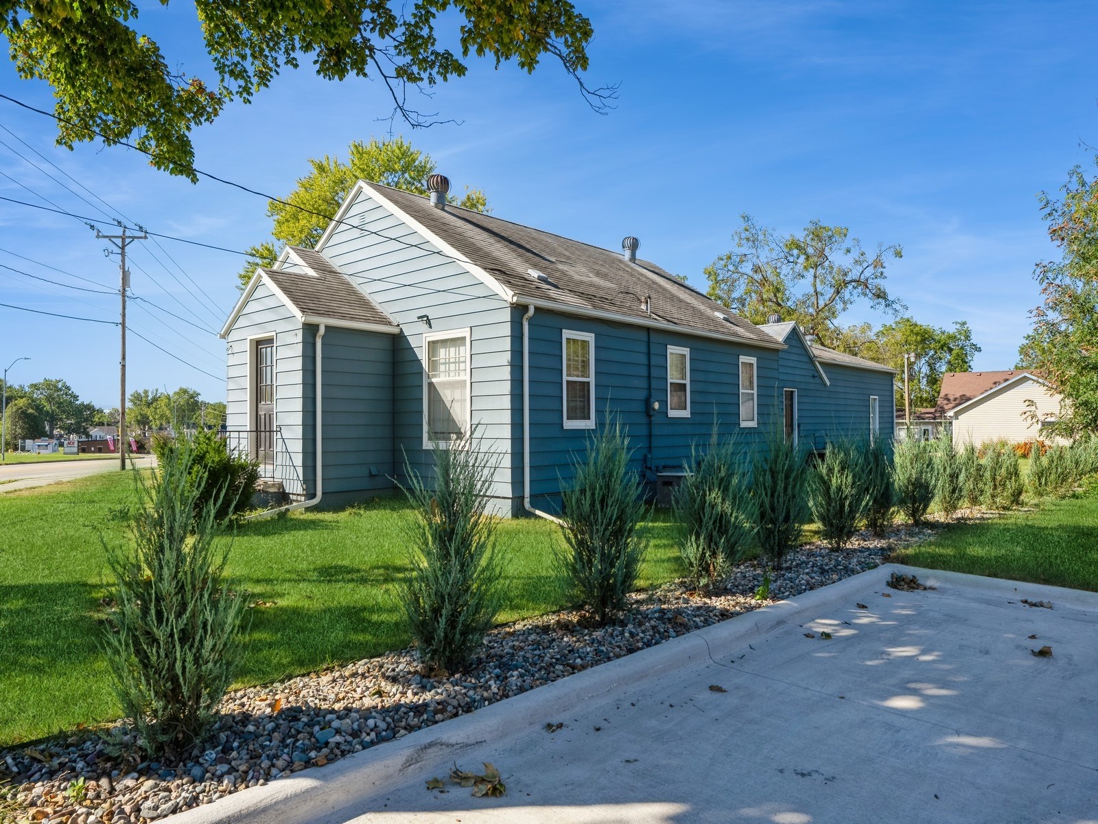 Photo 1 of 24 — 1305 Sunset Drive, Norwalk, IA 50211