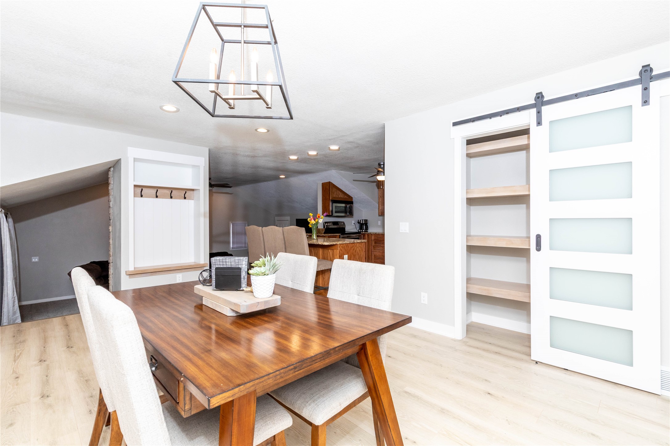 617 Roosevelt Street