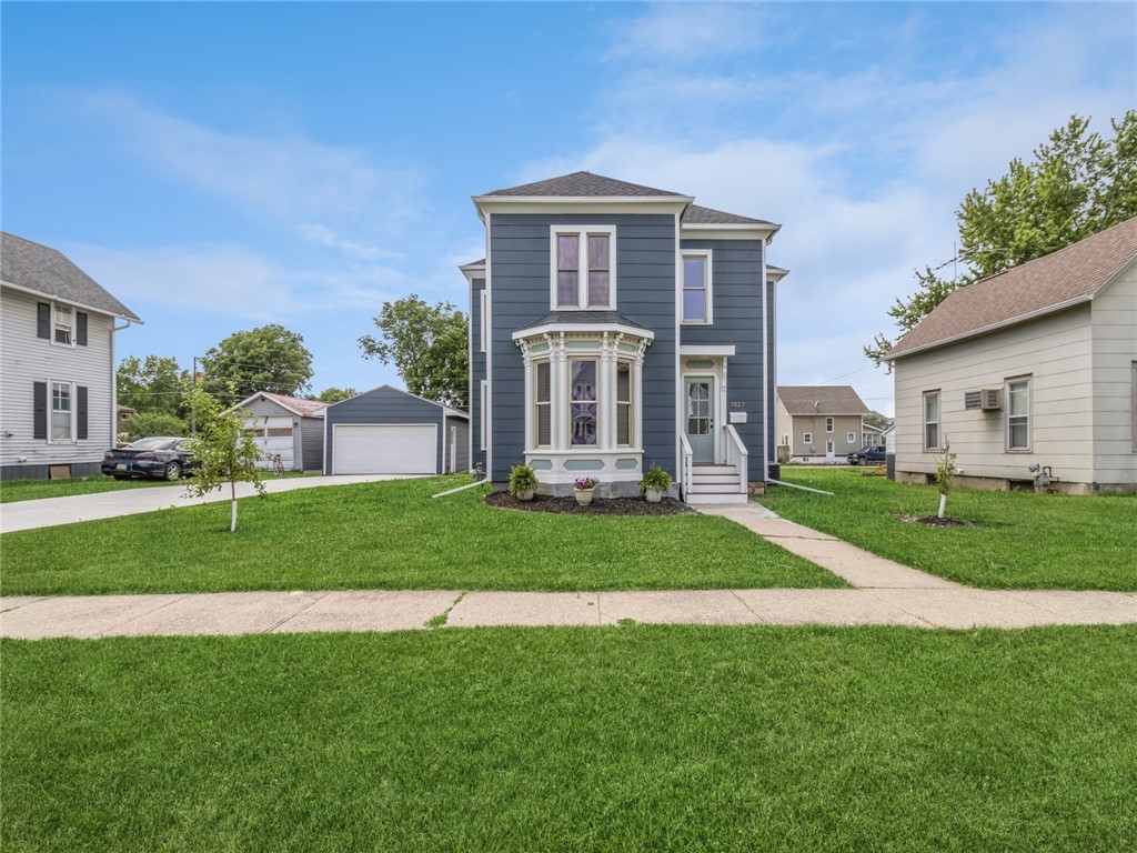 1027 Pearl Street, Grinnell, Iowa image 1