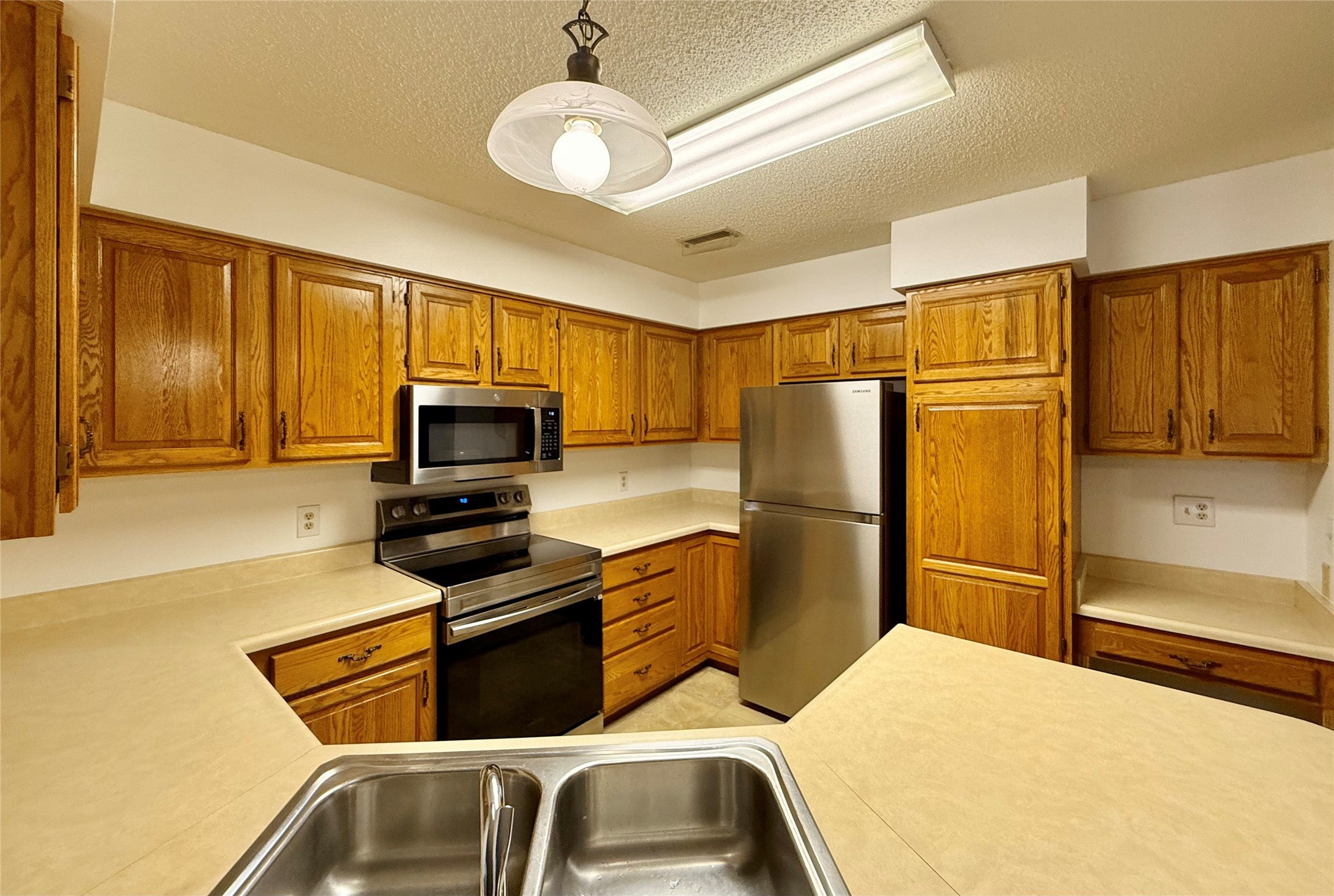 401 SE Delaware Avenue 205
