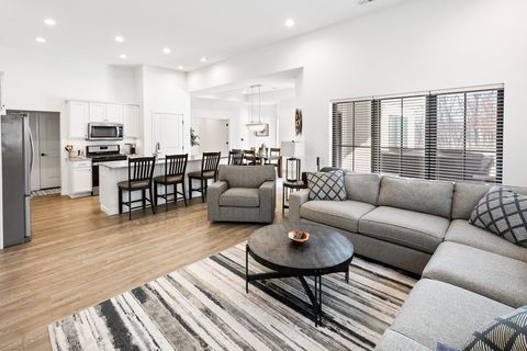 Homes For Sale - 505 Vintage Lane<br/> Pella, IA 50219