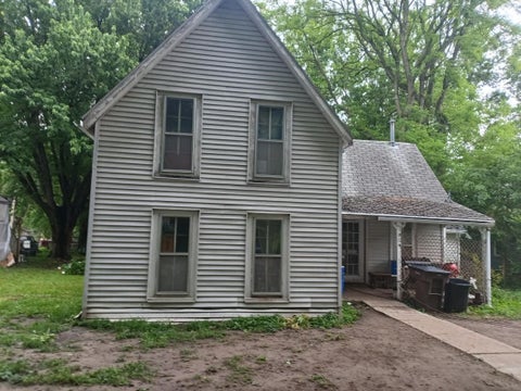 Homes For Sale - 1704 Main Street<br/> Fremont, IA 51640