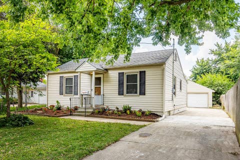 Homes For Sale - 807 W 3rd Avenue<br/> Warren County, Indianola, IA 50125