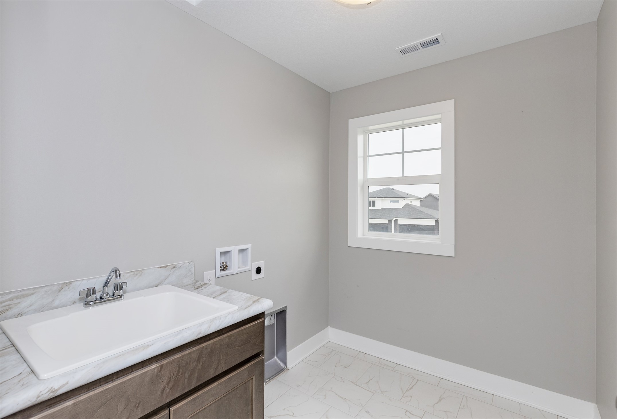 3144 Lakeview Drive, Altoona, Iowa image 20