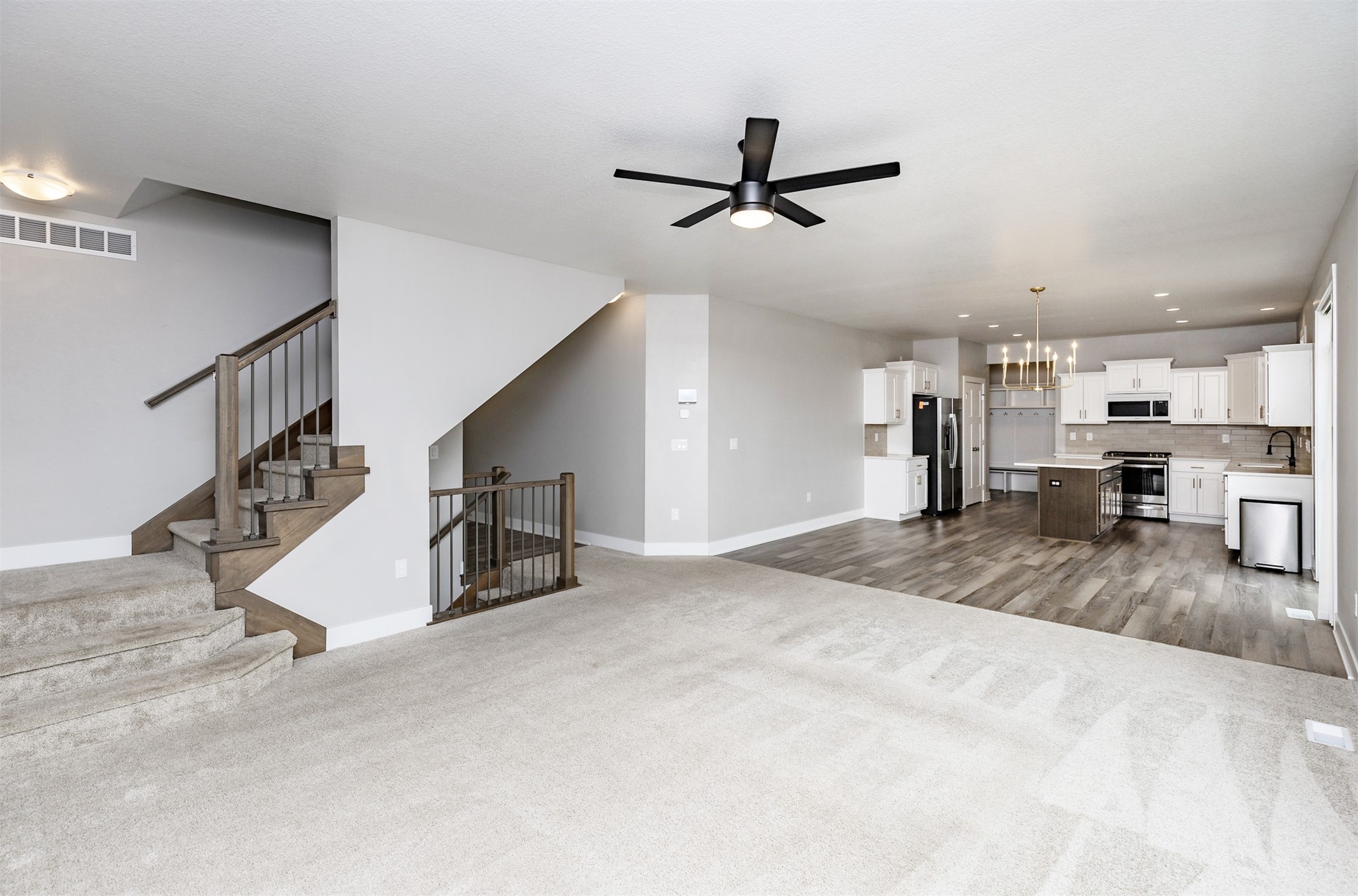 3144 Lakeview Drive, Altoona, Iowa image 6
