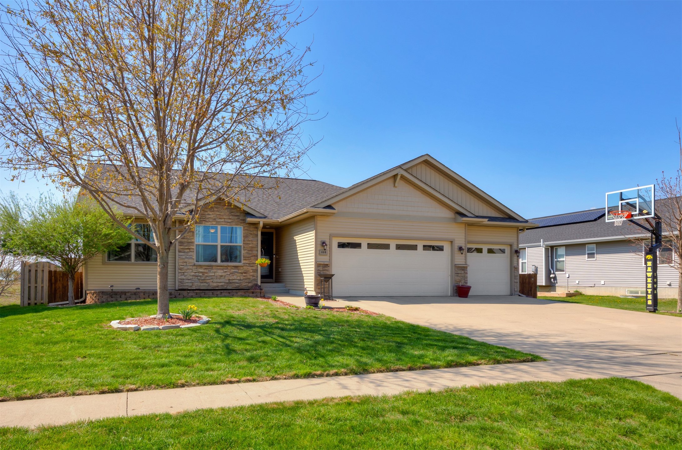 608 28th Street, Altoona, Iowa image 2