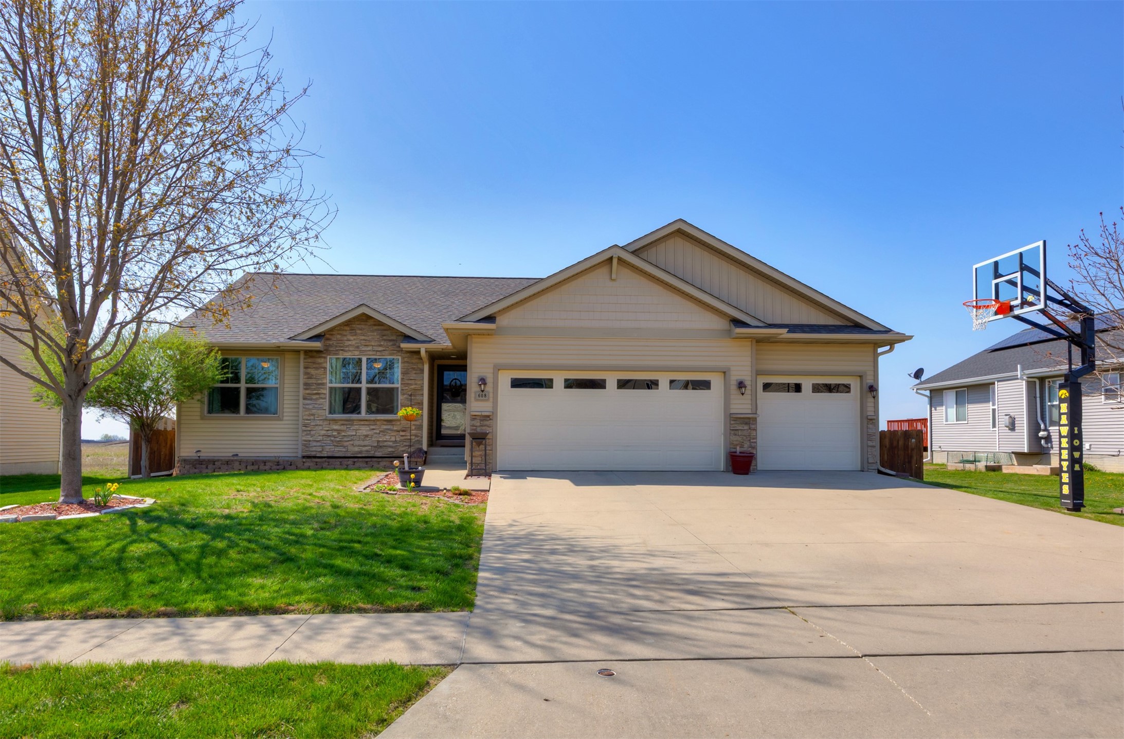 608 28th Street, Altoona, Iowa image 1