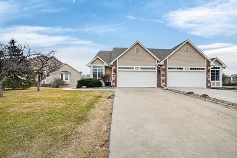 Condo For Sale - 7238 Cody Drive<br/> West Des Moines, IA 50266