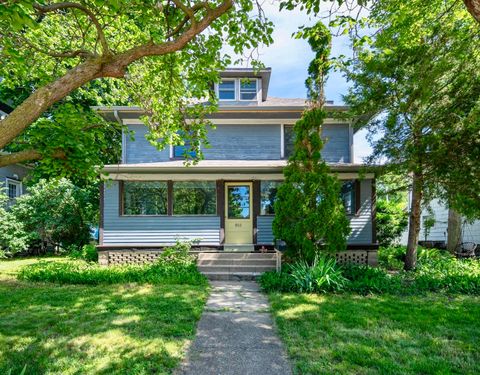Homes For Sale - 811 6th Street<br/> Ames, IA 50010