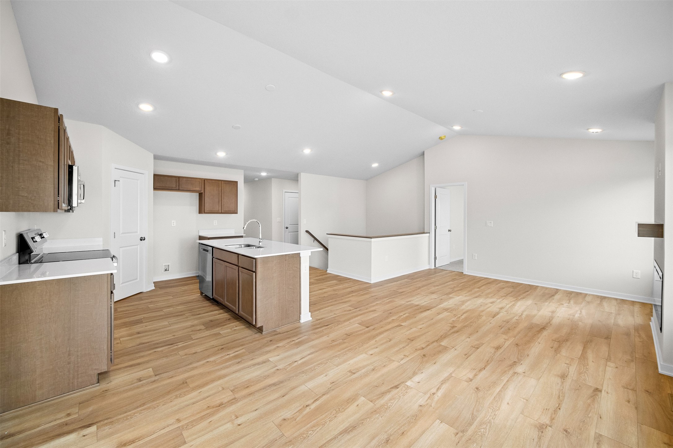 4408 Honey Bee Ridge, Des Moines, Iowa image 5