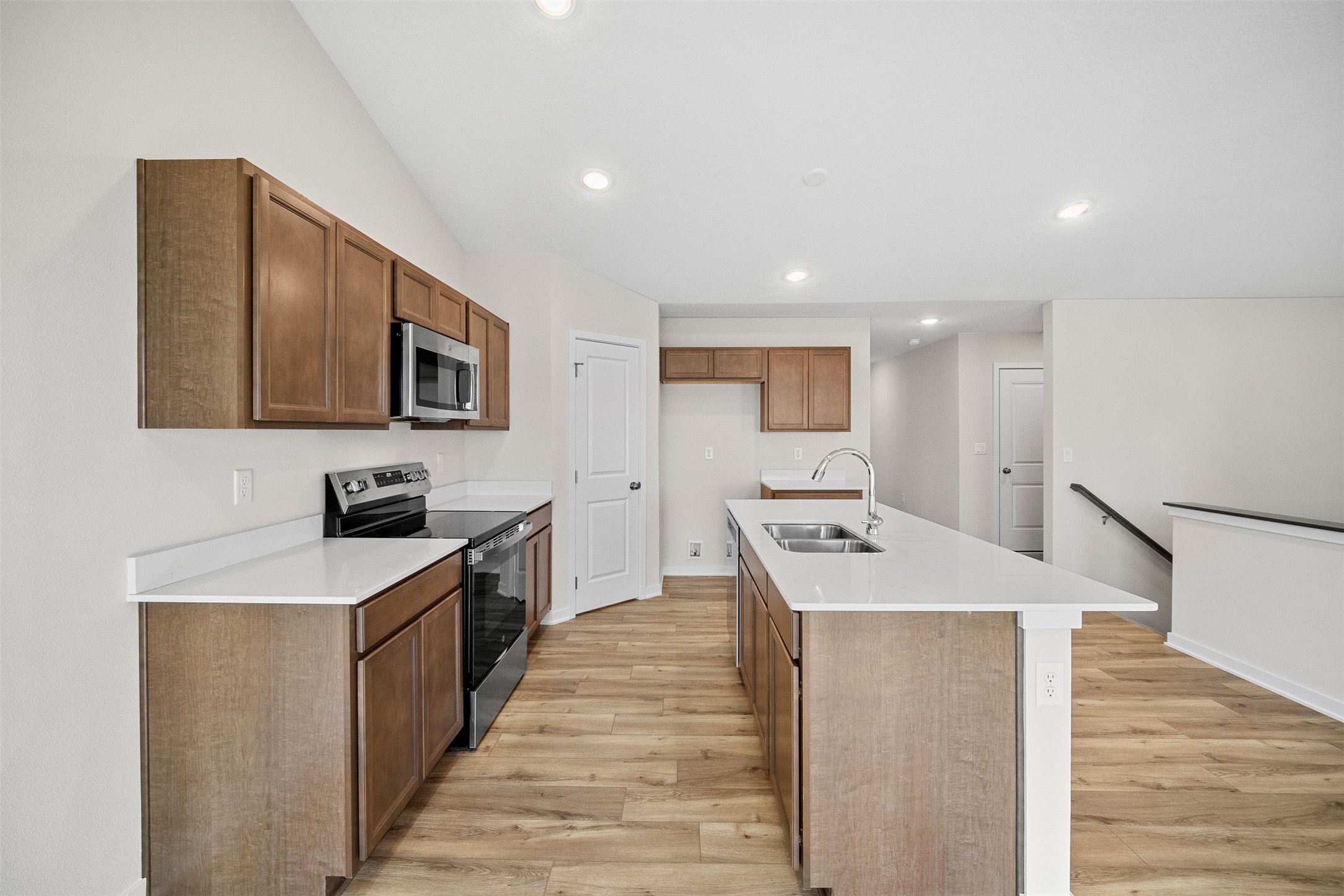 4408 Honey Bee Ridge, Des Moines, Iowa image 4