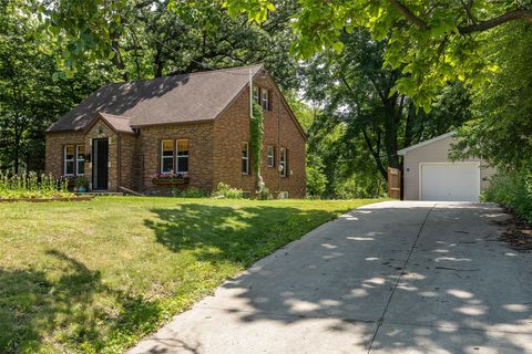 Homes For Sale - 202 Hillside Avenue<br/> Polk County, Des Moines, IA 50315