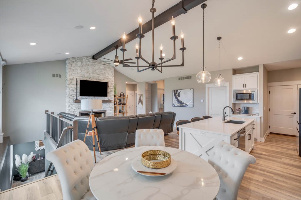 1108 NE Forest Ridge Court