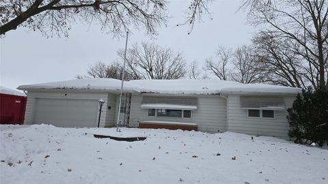Homes For Sale - 3120 Homeway Drive<br/> Cedar Falls, IA 50613