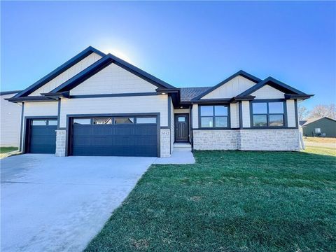 3012 Crest View Circle Norwalk IA 50211