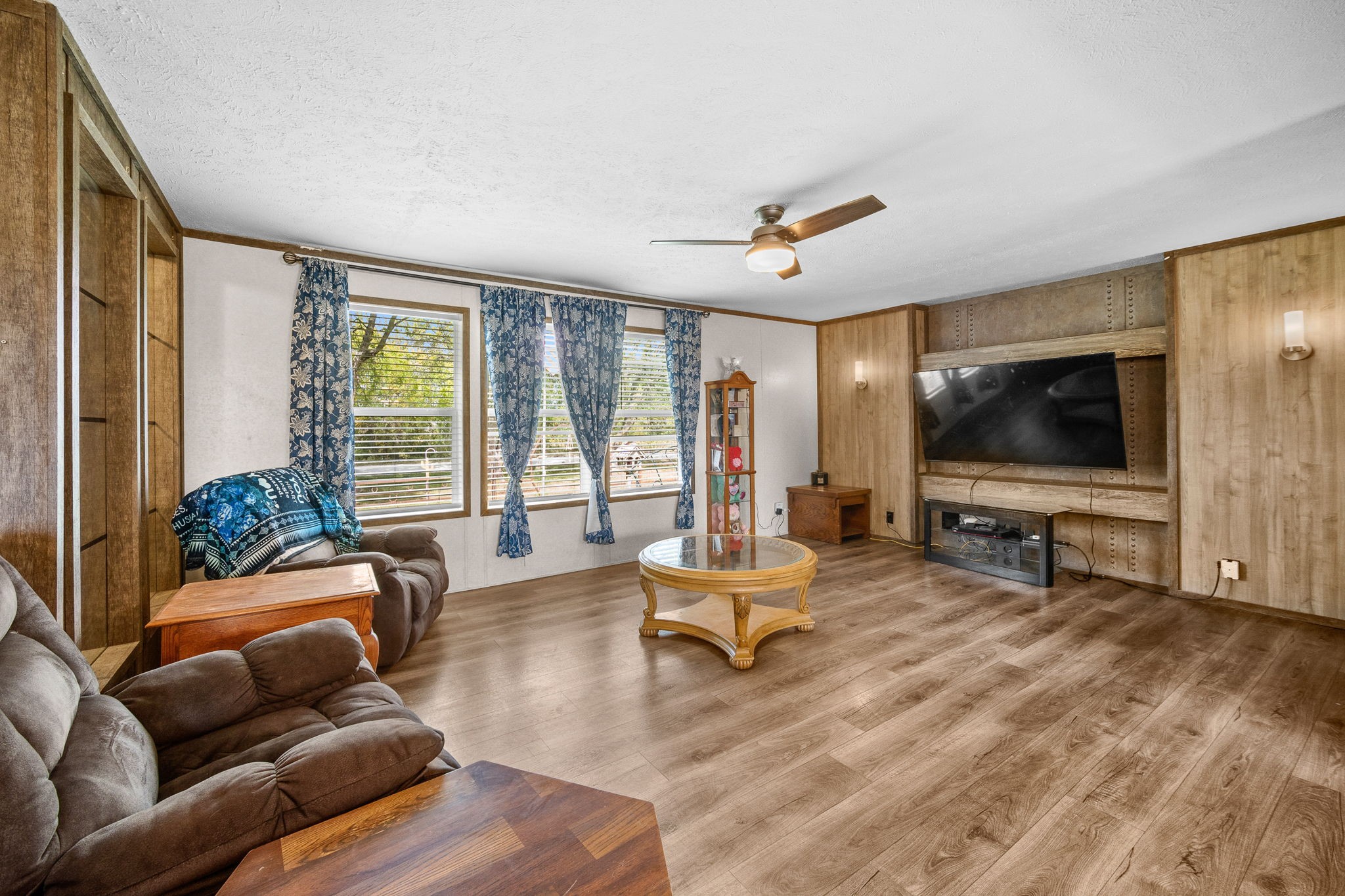 618 W Smith Street, Russell, Iowa image 4