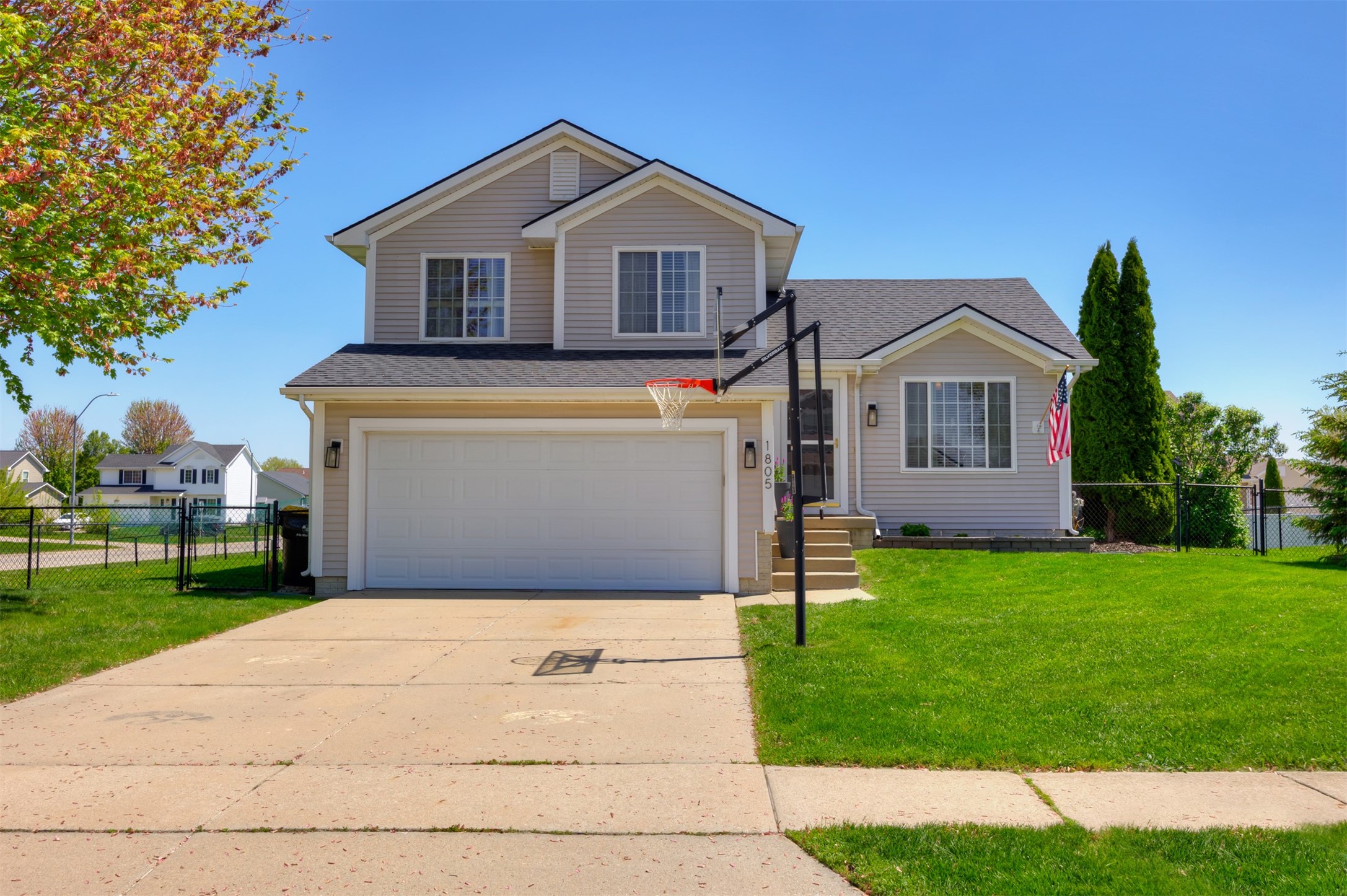 1805 SE Florence Drive, Waukee, Iowa image 2
