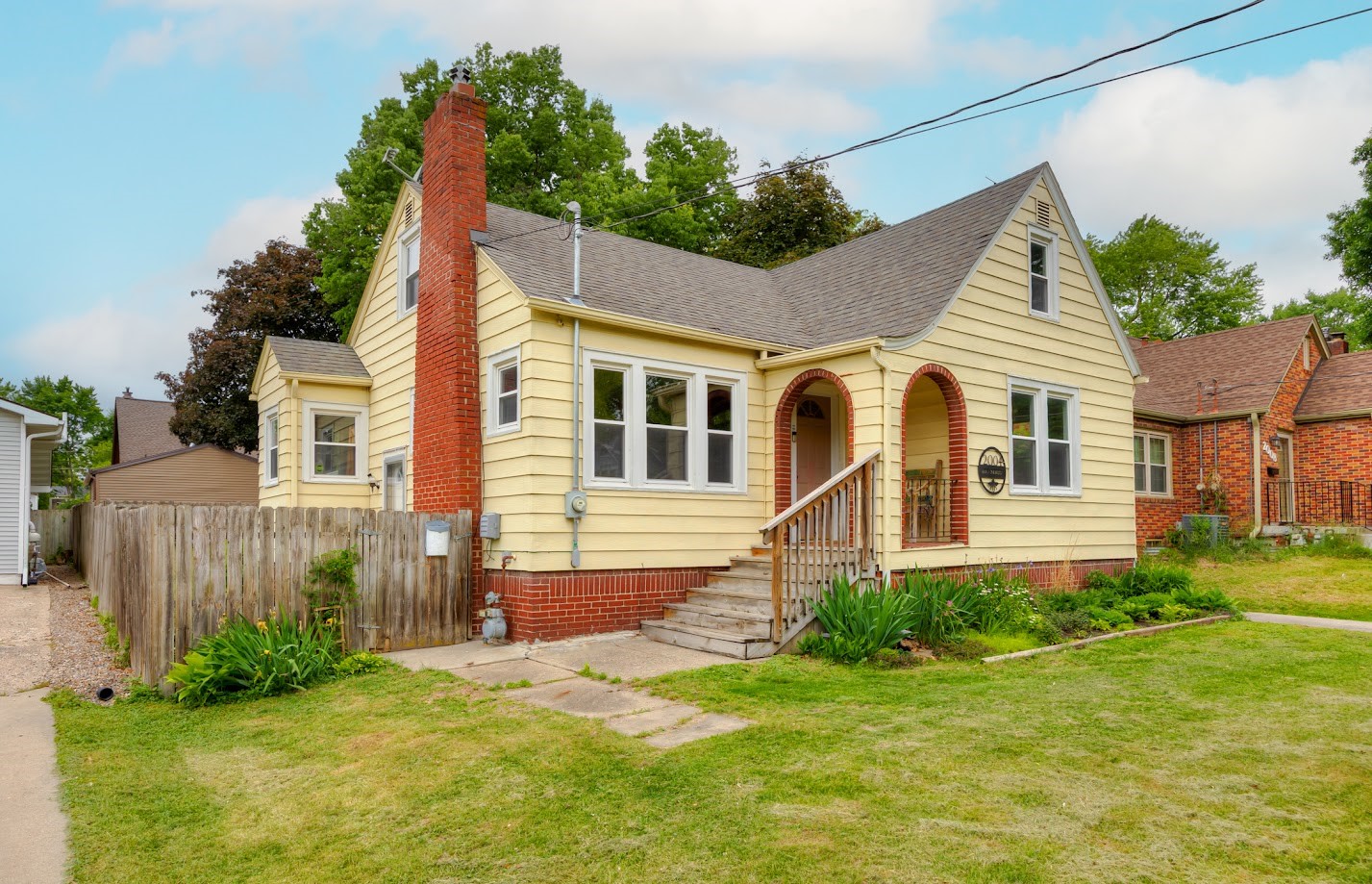 2004 40th Street, Des Moines, Iowa image 2