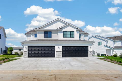 Condo For Sale - 7000 Lake Ridge Avenue #68<br/> Des Moines, IA 50320