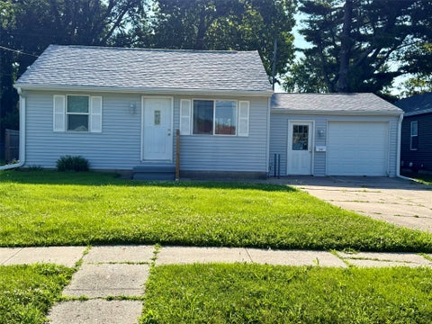Homes For Sale - 314 E 19th Street<br/> Jasper County, Newton, IA 50208