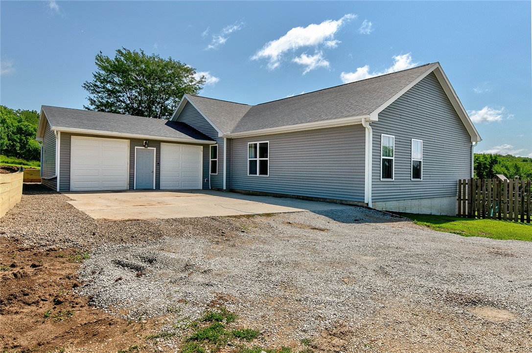 2237 Holliwell Valley Court, Winterset, Iowa image 2