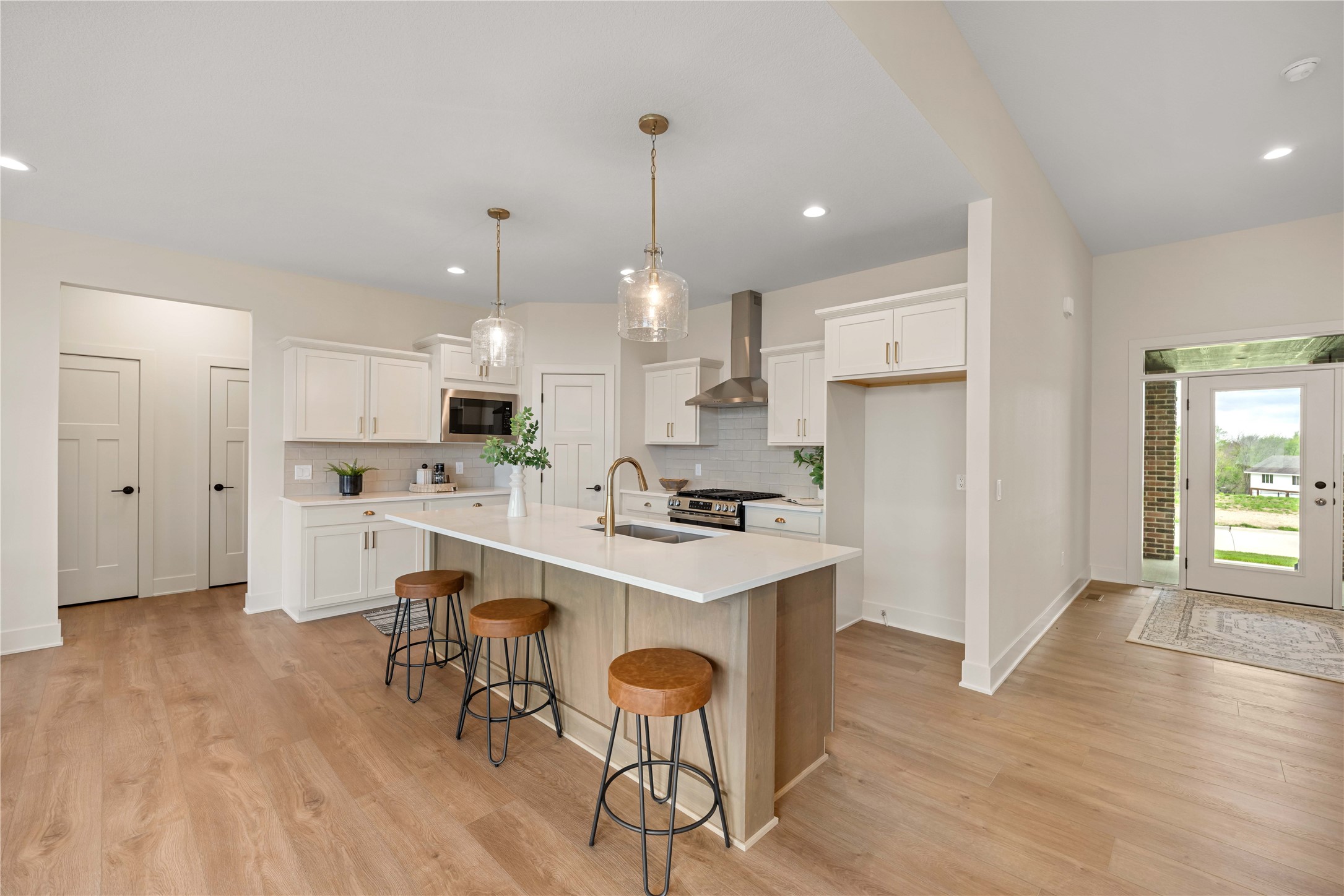 335 NW Red Oak Drive
