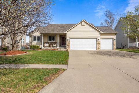 Homes For Sale - 329 NW Driftwood Drive<br/> Ankeny, IA 50023