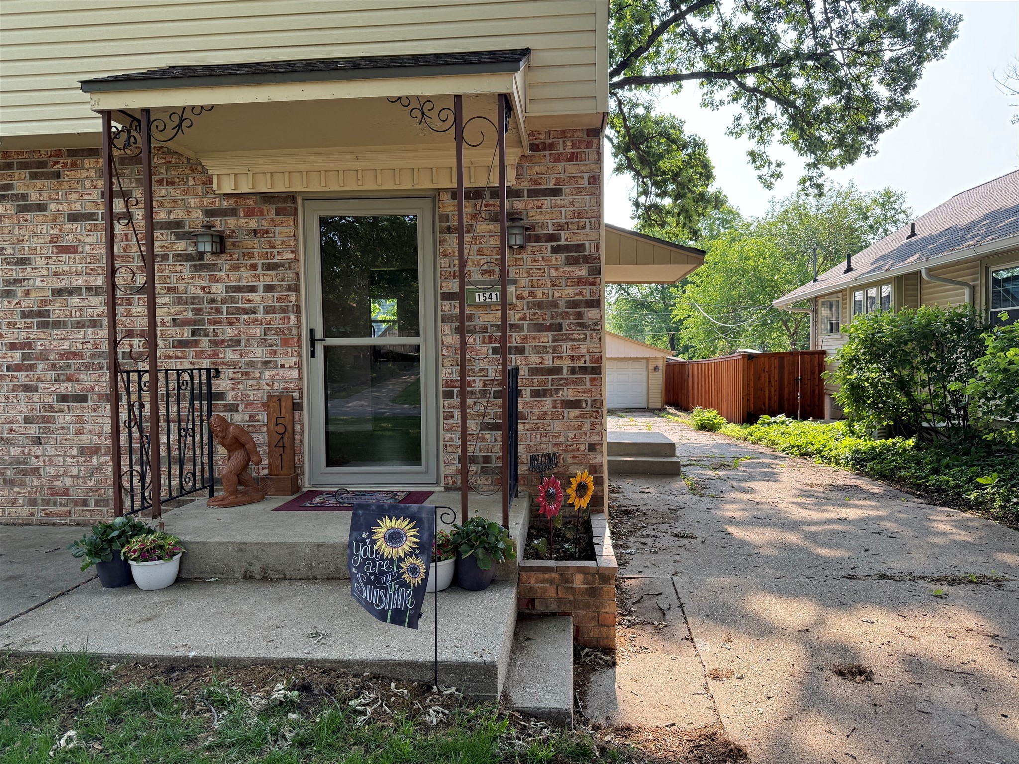 1541 42nd Street, Des Moines, Iowa image 2