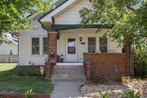 Homes For Sale - 410 1st Street<br/> Jasper County, Newton, IA 50208