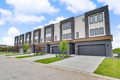 Condo For Sale - 2724 Fleur Drive<br/> Polk County, Des Moines, IA 50321