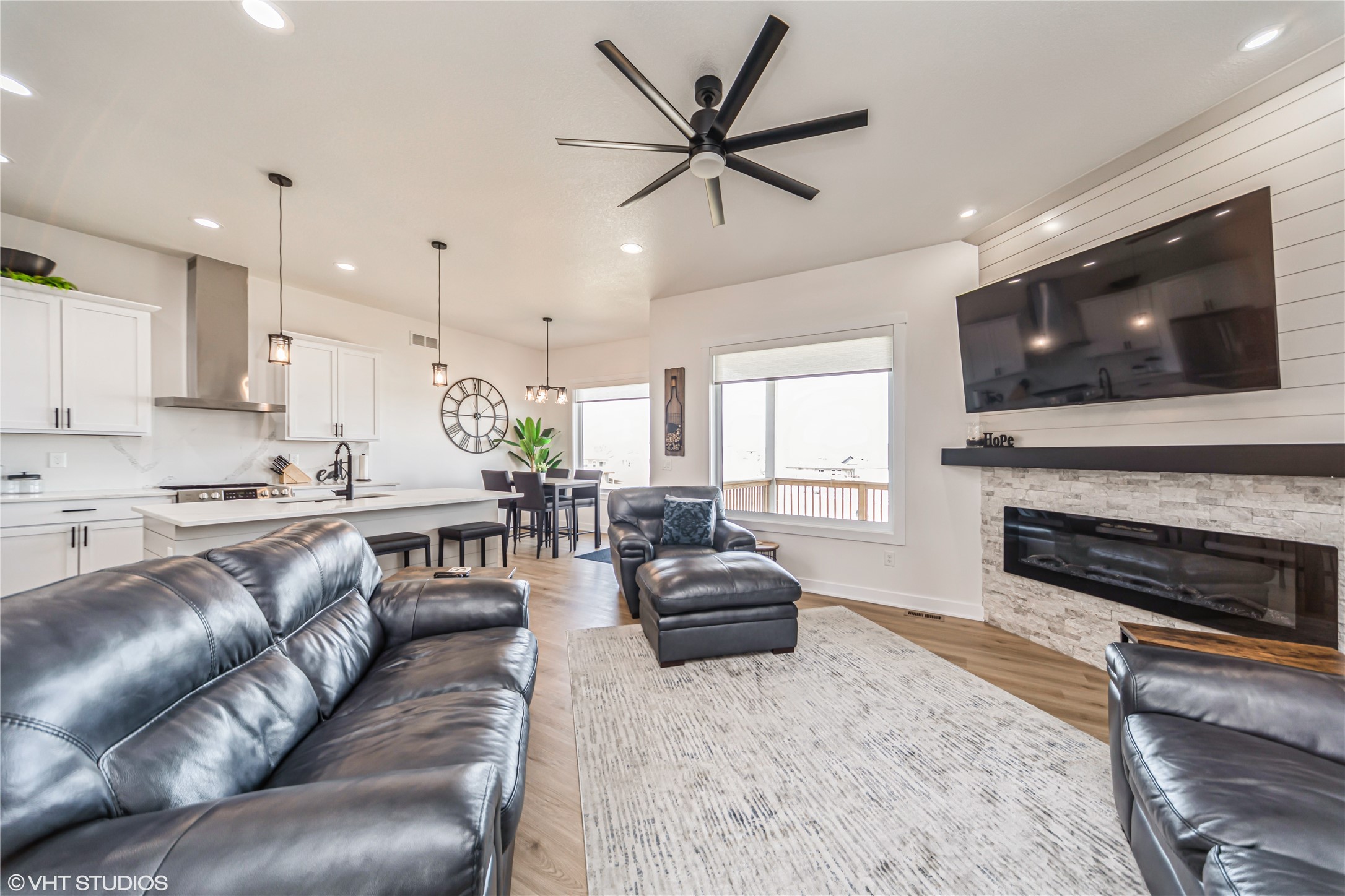 614 Ellis Circle, Adel, Iowa image 3